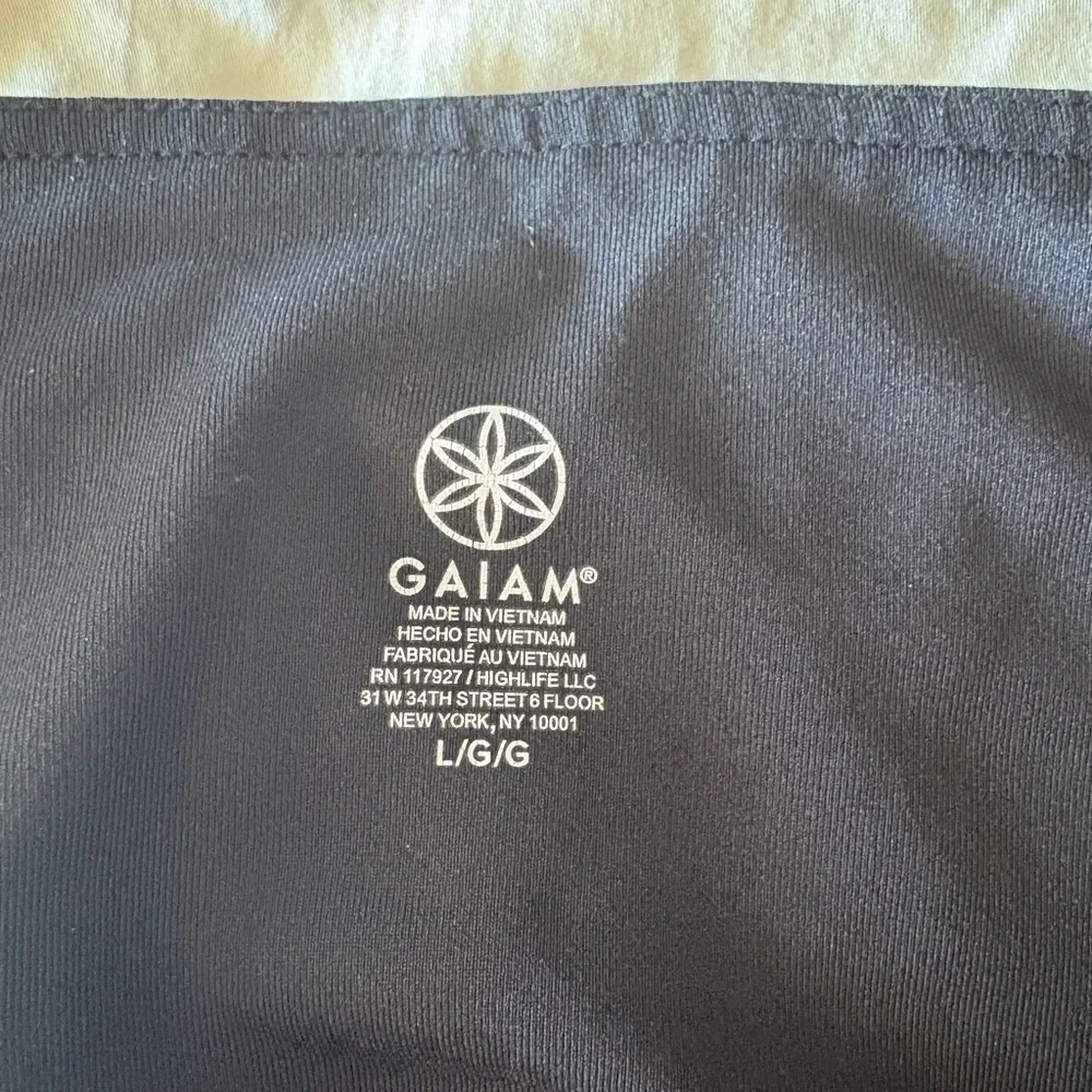 GAIAM Black Leggings with Pastel side panels - size Large - Athletic Yoga
